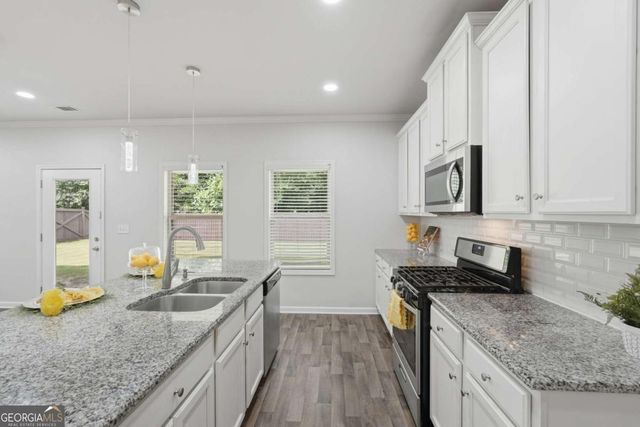 896 Brighton Park Circle, Hoschton, GA 30548