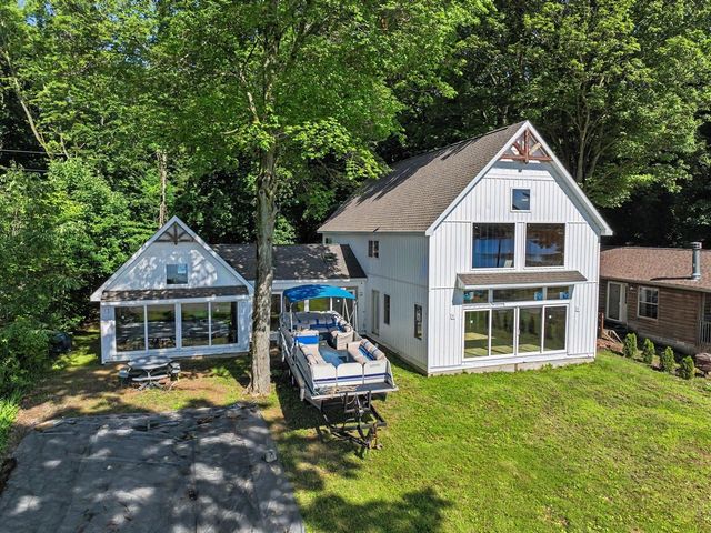 50756 Garrett Road, Dowagiac, MI 49047