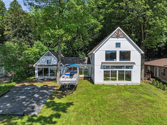 50756 Garrett Road, Dowagiac, MI 49047