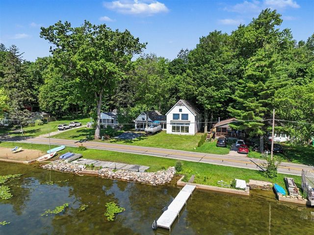 50756 Garrett Road, Dowagiac, MI 49047