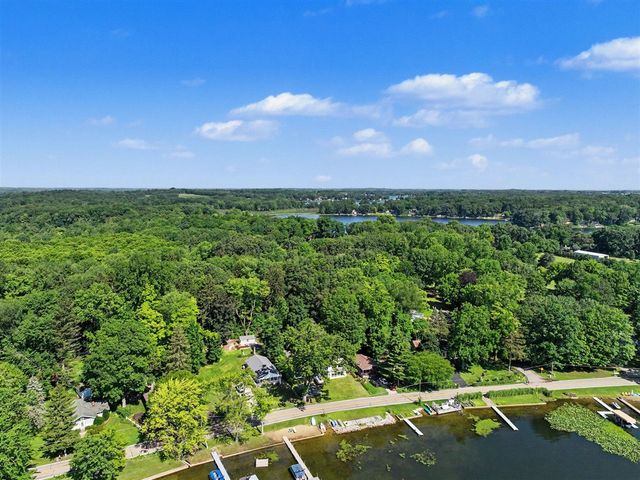 50756 Garrett Road, Dowagiac, MI 49047