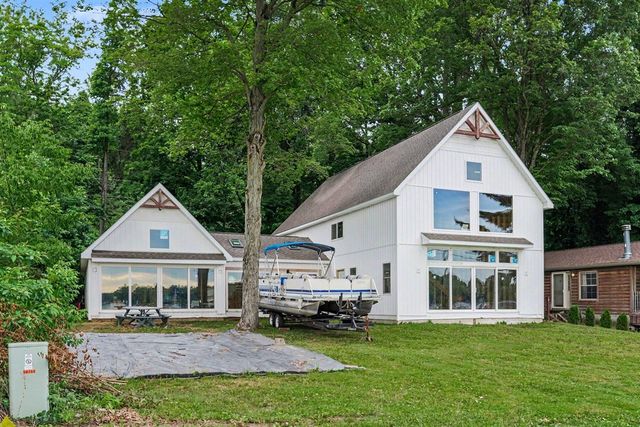 50756 Garrett Road, Dowagiac, MI 49047
