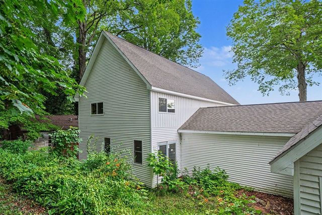 50756 Garrett Road, Dowagiac, MI 49047