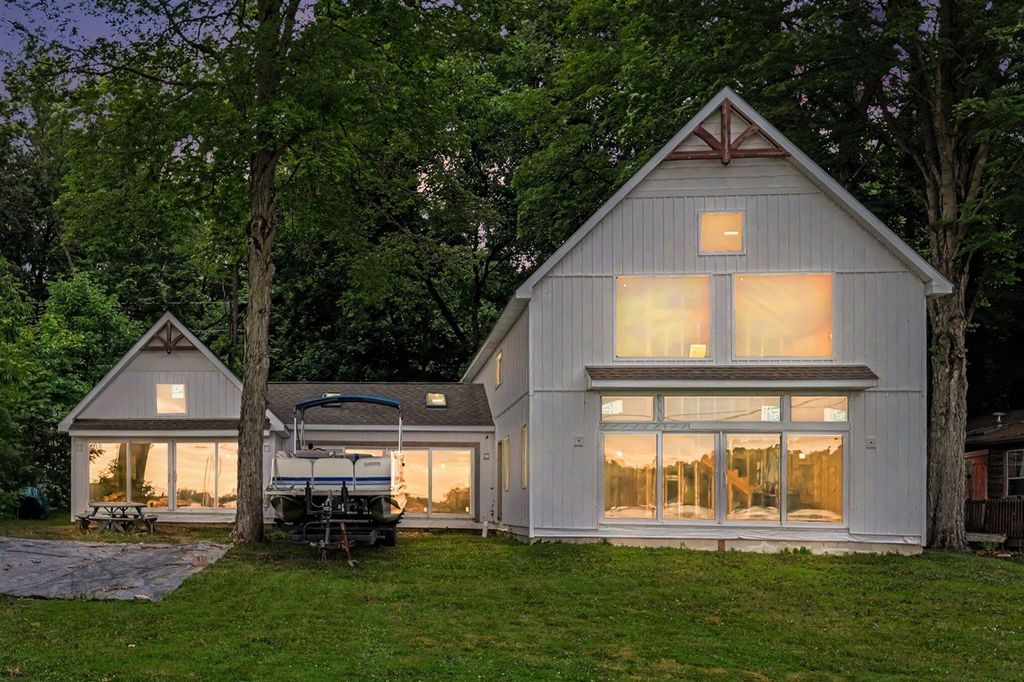 50756 Garrett Road, Dowagiac, MI 49047
