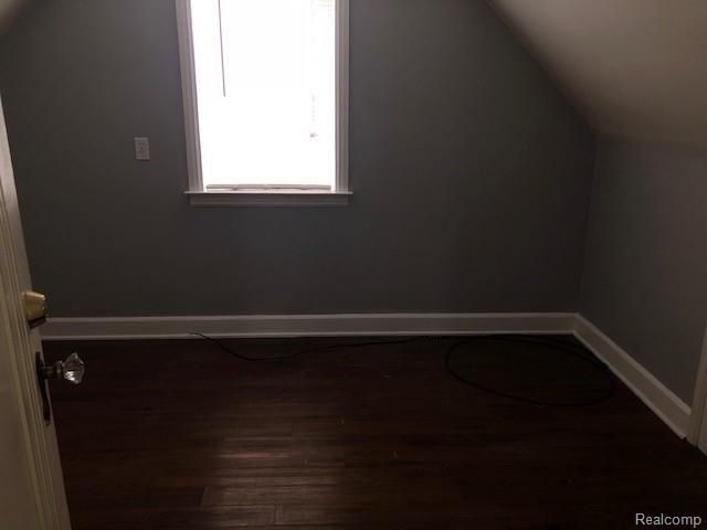 20644 Elkhart Street, Harper Woods, MI 48225