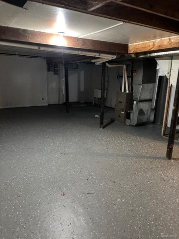 20644 Elkhart Street, Harper Woods, MI 48225