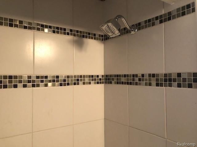 20644 Elkhart Street, Harper Woods, MI 48225