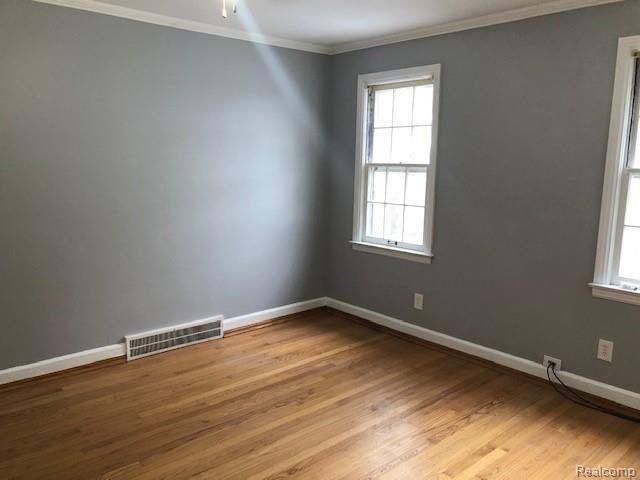 20644 Elkhart Street, Harper Woods, MI 48225