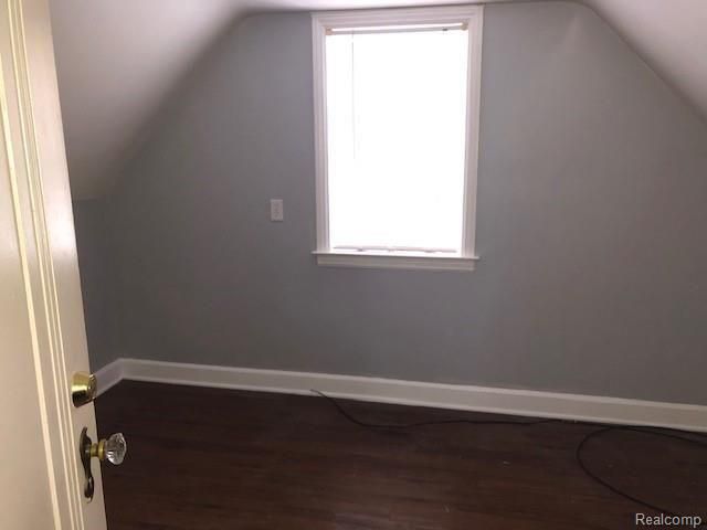 20644 Elkhart Street, Harper Woods, MI 48225