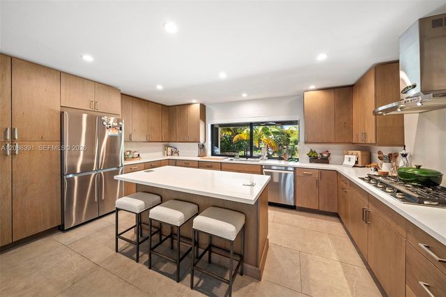419 Alamanda Drive, Hallandale Beach, FL 33009