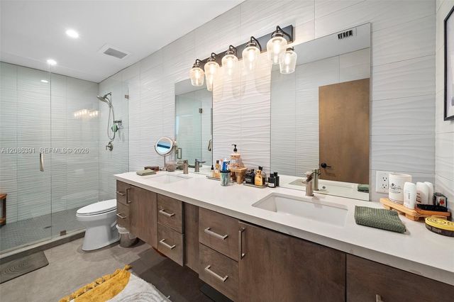 419 Alamanda Drive, Hallandale Beach, FL 33009