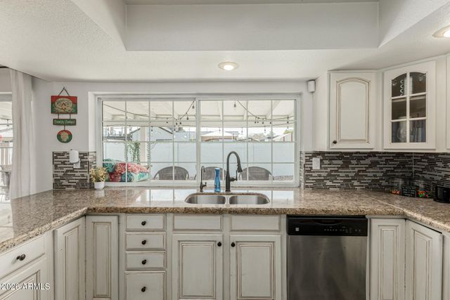 913 W SUMMIT Place, Chandler, AZ 85225