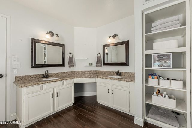 913 W SUMMIT Place, Chandler, AZ 85225