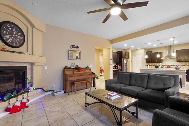 2708 Delicias Road SE, Rio Rancho, NM 87124