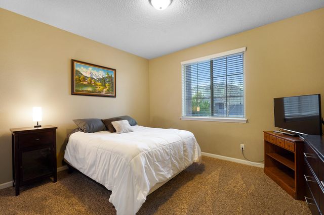 2708 Delicias Road SE, Rio Rancho, NM 87124