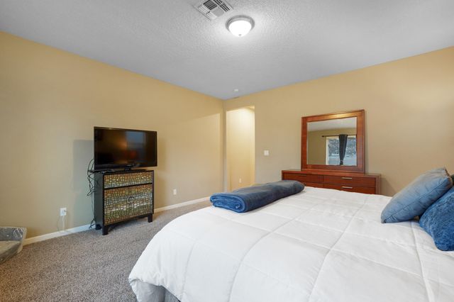 2708 Delicias Road SE, Rio Rancho, NM 87124