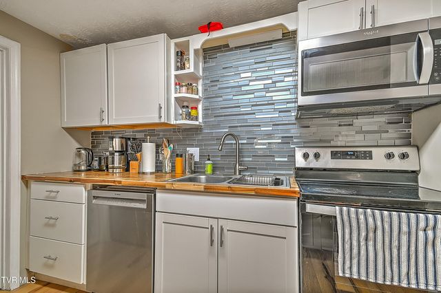 701 West Locust Street Apt 16, Johnson City, TN 37604