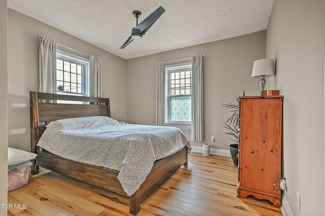 701 West Locust Street Apt 16, Johnson City, TN 37604