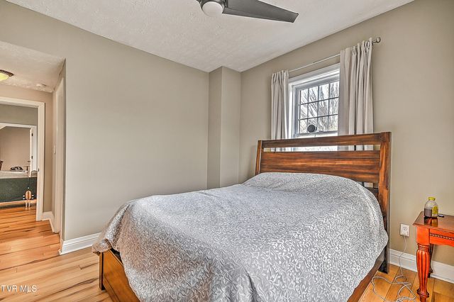 701 West Locust Street Apt 16, Johnson City, TN 37604