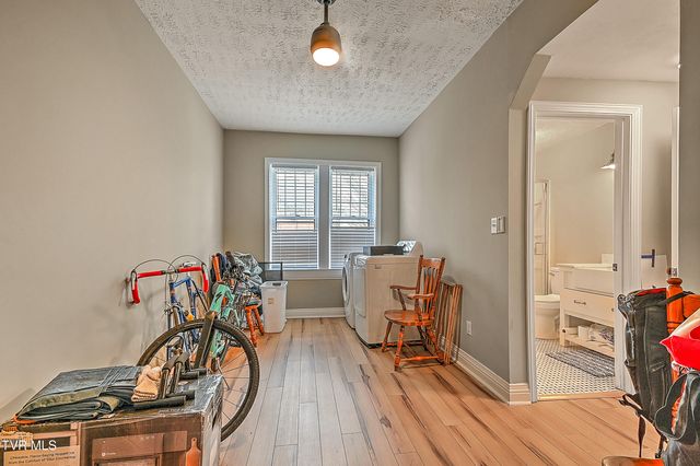 701 West Locust Street Apt 16, Johnson City, TN 37604