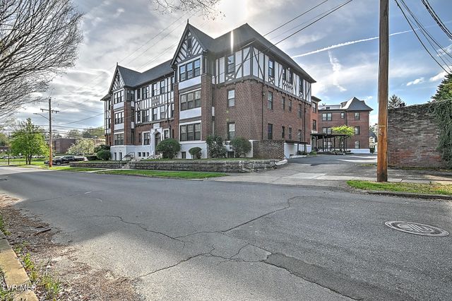 701 West Locust Street Apt 16, Johnson City, TN 37604