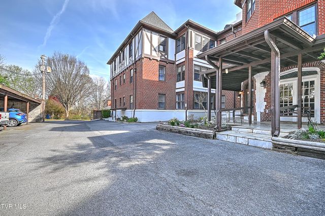 701 West Locust Street Apt 16, Johnson City, TN 37604
