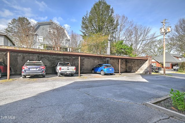 701 West Locust Street Apt 16, Johnson City, TN 37604