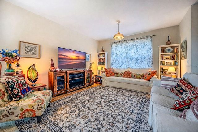 1132 MARTIN LUTHER KING JR AVE, Dunedin, FL 34698