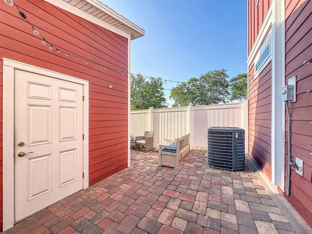 1132 MARTIN LUTHER KING JR AVE, Dunedin, FL 34698