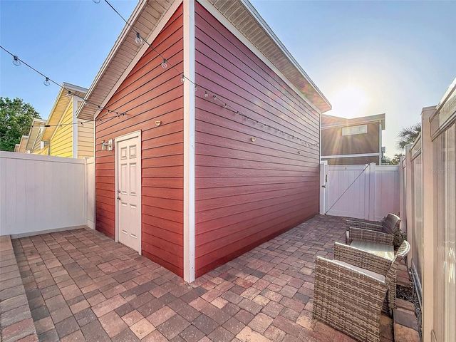 1132 MARTIN LUTHER KING JR AVE, Dunedin, FL 34698