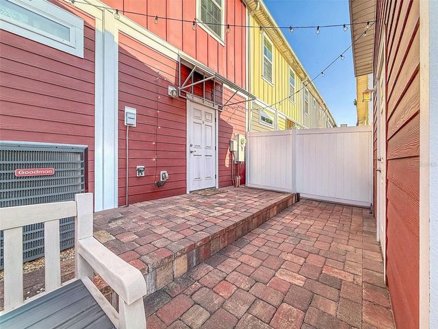 1132 MARTIN LUTHER KING JR AVE, Dunedin, FL 34698