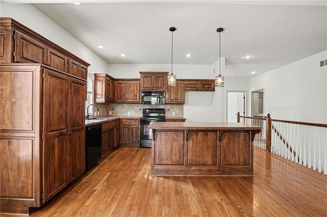 21459 W 116th Street, Olathe, KS 66061