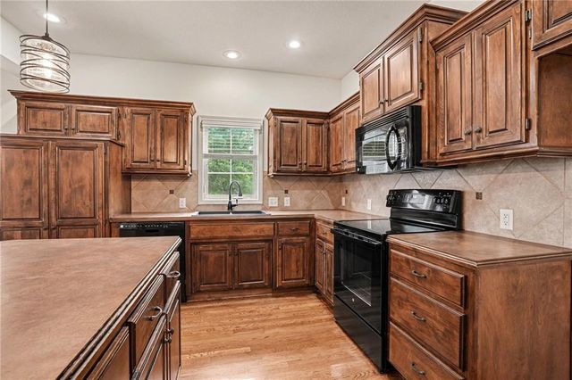 21459 W 116th Street, Olathe, KS 66061