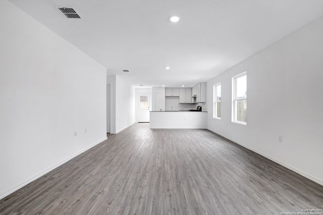 10215 Kersey Ml, San Antonio, TX 78224