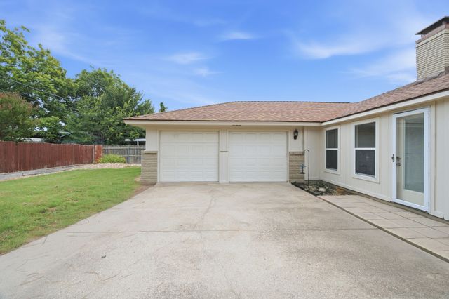 1210 Weathered Street, Irving, TX 75062