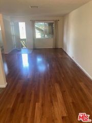 20258 Cohasset Street 4, Winnetka, CA 91306