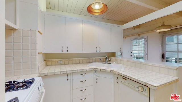 1123 10th Street E, Santa Monica, CA 90403