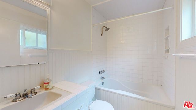1123 10th Street E, Santa Monica, CA 90403