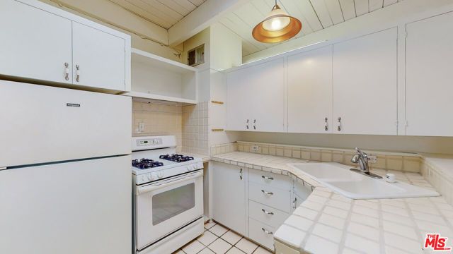1123 10th Street E, Santa Monica, CA 90403