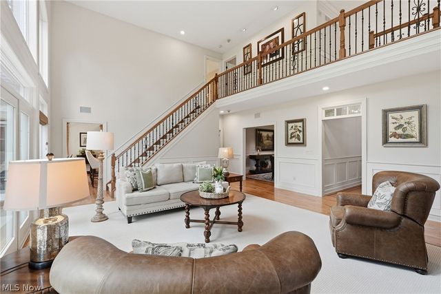 312 Aberdeen Lane, Aurora, OH 44202