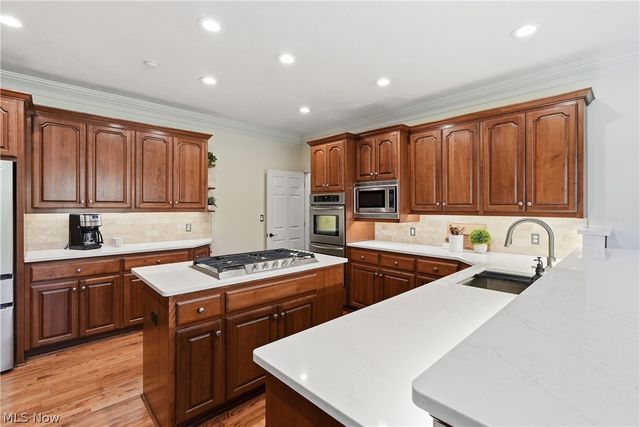 312 Aberdeen Lane, Aurora, OH 44202