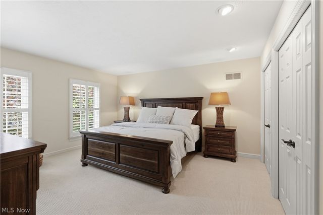312 Aberdeen Lane, Aurora, OH 44202