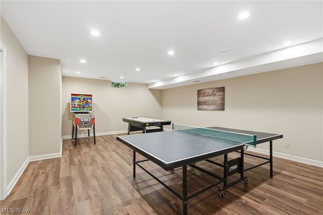 312 Aberdeen Lane, Aurora, OH 44202