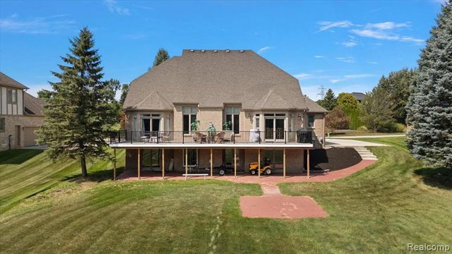 63142 Turnberry Way, Washington, MI 48095