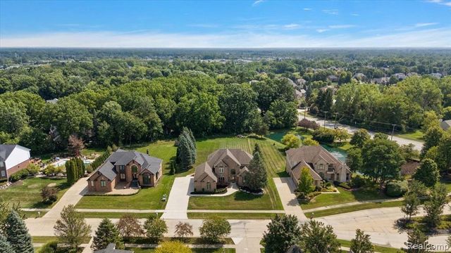 63142 Turnberry Way, Washington, MI 48095