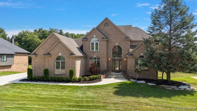 63142 Turnberry Way, Washington, MI 48095