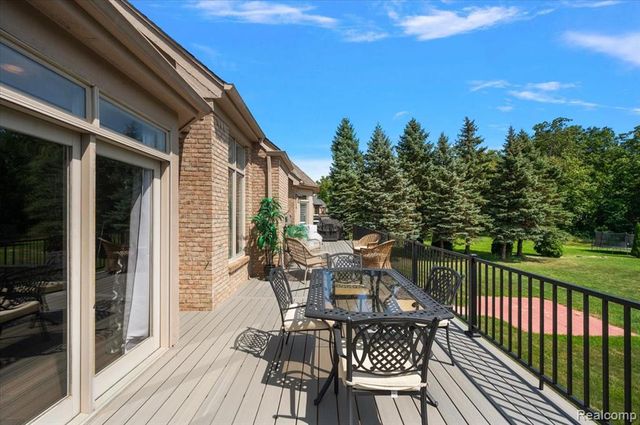 63142 Turnberry Way, Washington, MI 48095