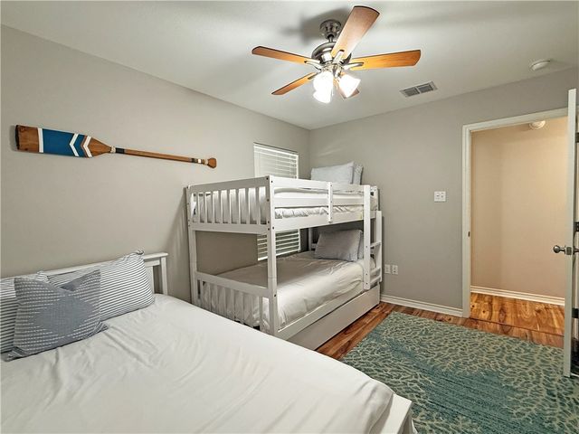 1020 S Live Oak St, Rockport, TX 78382