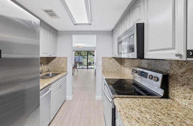 12702 Peconic Court, Wellington, FL 33414