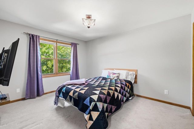 S44W23627 Amy James DRIVE, Waukesha, WI 53189